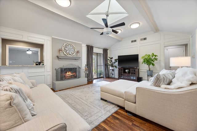 1910 Vista Oaks Drive, Carrollton, TX 75007