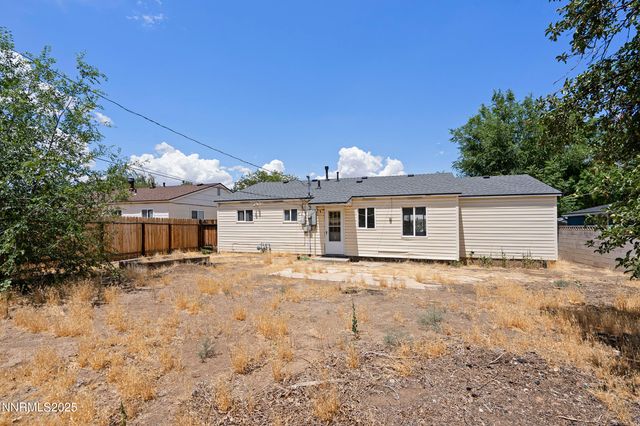 1125 Dodson Way, Sparks, NV 89431