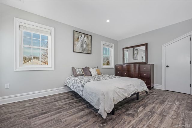 42 Sandy Lane, Massapequa, NY 11758