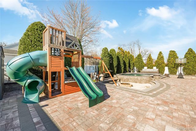 42 Sandy Lane, Massapequa, NY 11758