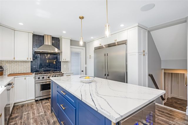 42 Sandy Lane, Massapequa, NY 11758