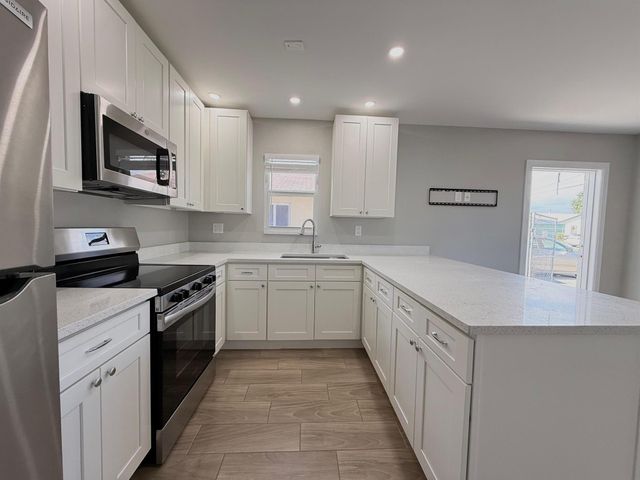 1001 W 9th Street B, Riviera Beach, FL 33404