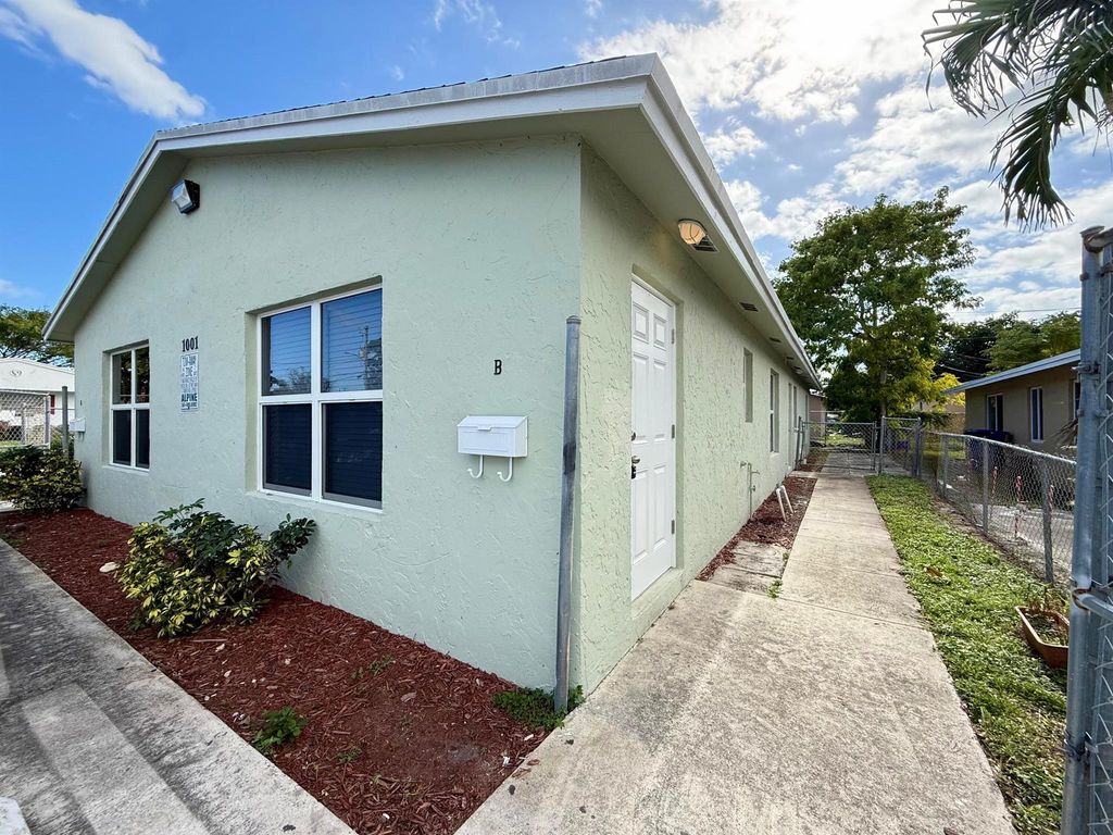 1001 W 9th Street B, Riviera Beach, FL 33404