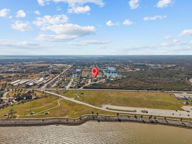 2727 E Bayshore Drive Drive, San Leon, TX 77539