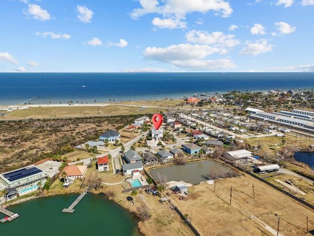 2727 E Bayshore Drive Drive, San Leon, TX 77539