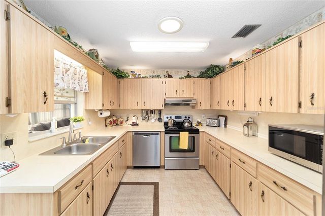 8420 SW 93 LANE E, Ocala, FL 34481