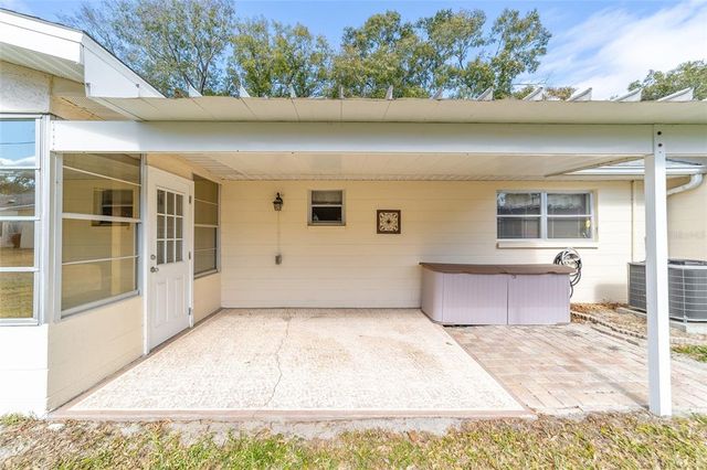 8420 SW 93 LANE E, Ocala, FL 34481