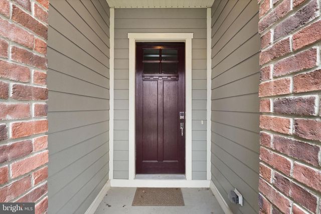 103 CLOAK LN, Lake Frederick, VA 22630