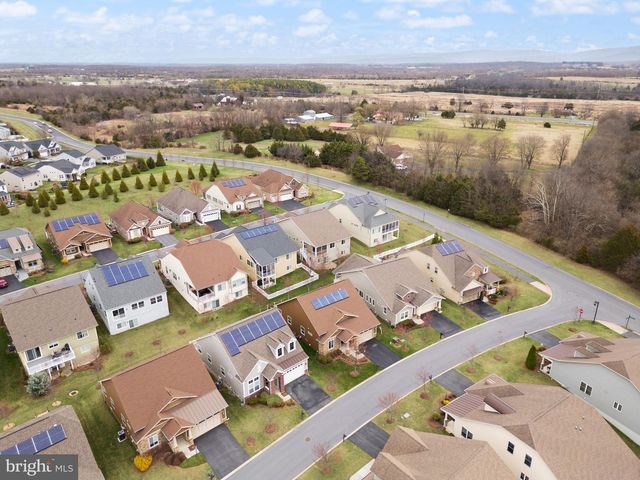 103 CLOAK LN, Lake Frederick, VA 22630