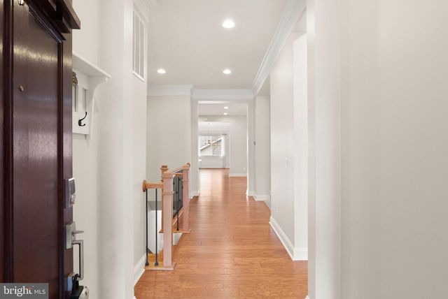 103 CLOAK LN, Lake Frederick, VA 22630