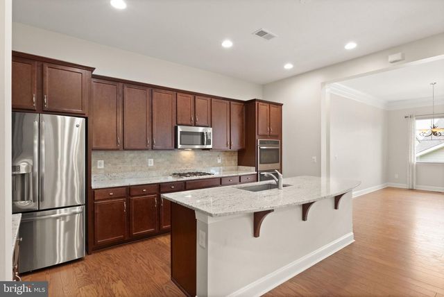 103 CLOAK LN, Lake Frederick, VA 22630