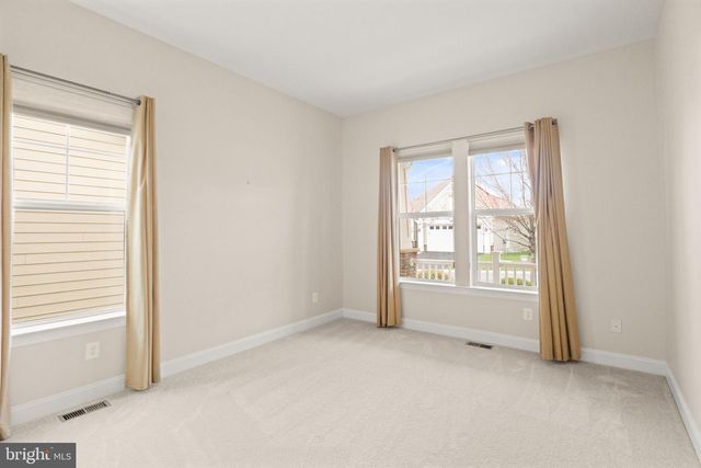 103 CLOAK LN, Lake Frederick, VA 22630