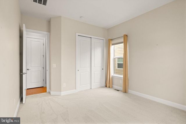 103 CLOAK LN, Lake Frederick, VA 22630