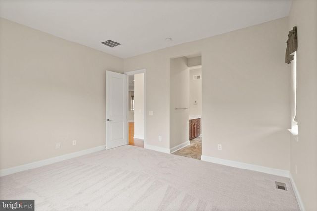 103 CLOAK LN, Lake Frederick, VA 22630