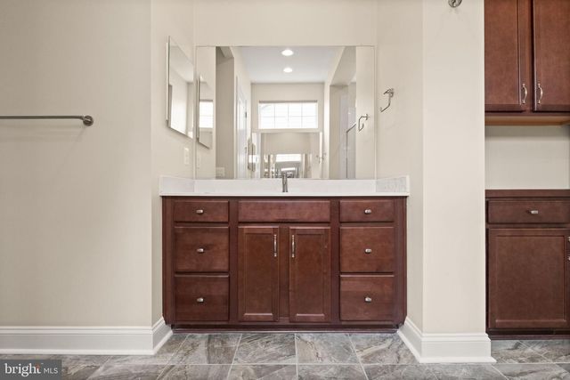 103 CLOAK LN, Lake Frederick, VA 22630