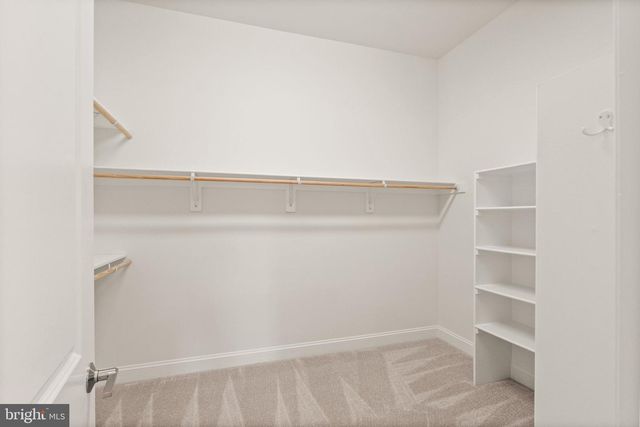 103 CLOAK LN, Lake Frederick, VA 22630