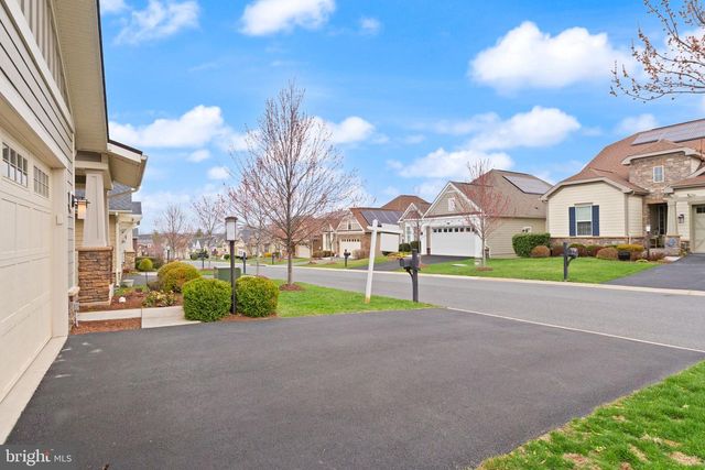 103 CLOAK LN, Lake Frederick, VA 22630