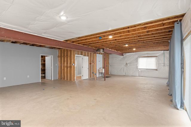 103 CLOAK LN, Lake Frederick, VA 22630