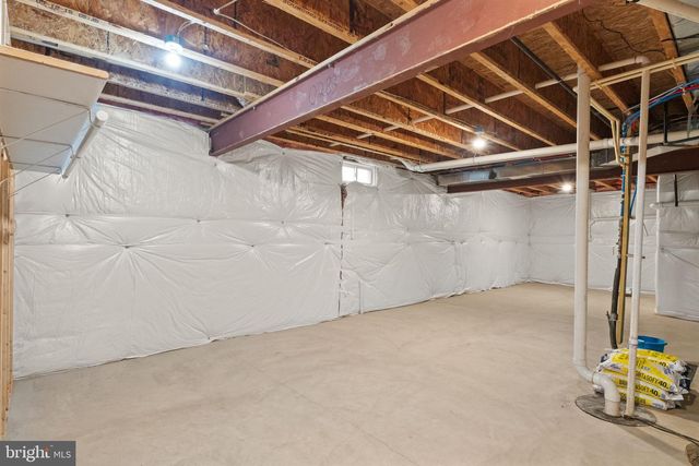 103 CLOAK LN, Lake Frederick, VA 22630