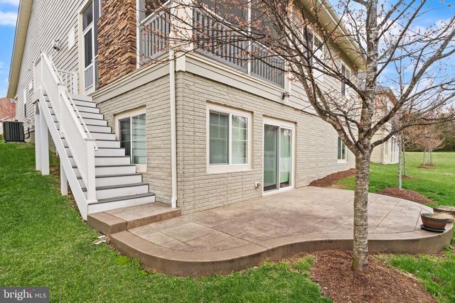 103 CLOAK LN, Lake Frederick, VA 22630