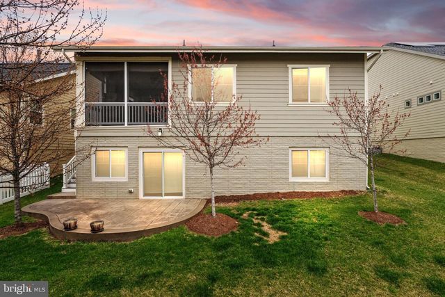 103 CLOAK LN, Lake Frederick, VA 22630