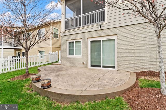 103 CLOAK LN, Lake Frederick, VA 22630