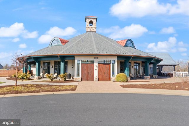 103 CLOAK LN, Lake Frederick, VA 22630