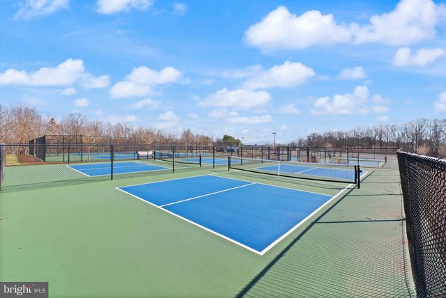 103 CLOAK LN, Lake Frederick, VA 22630