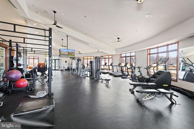 103 CLOAK LN, Lake Frederick, VA 22630