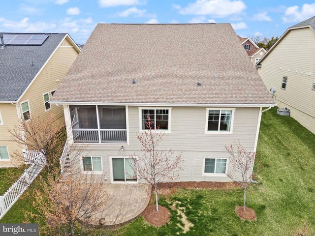 103 CLOAK LN, Lake Frederick, VA 22630