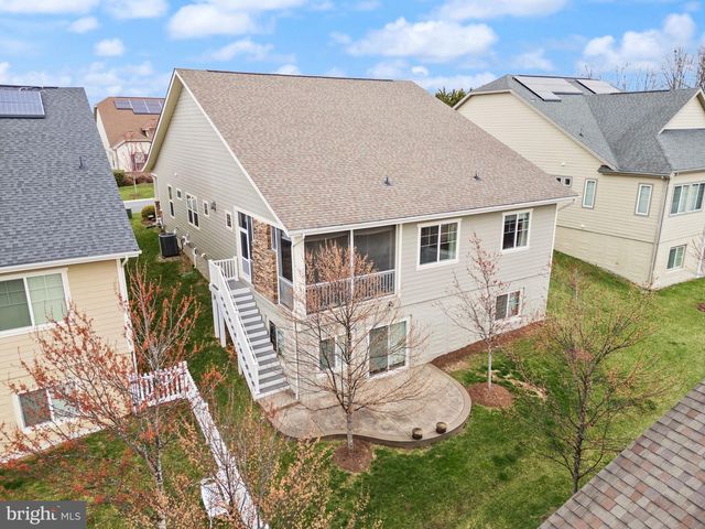 103 CLOAK LN, Lake Frederick, VA 22630