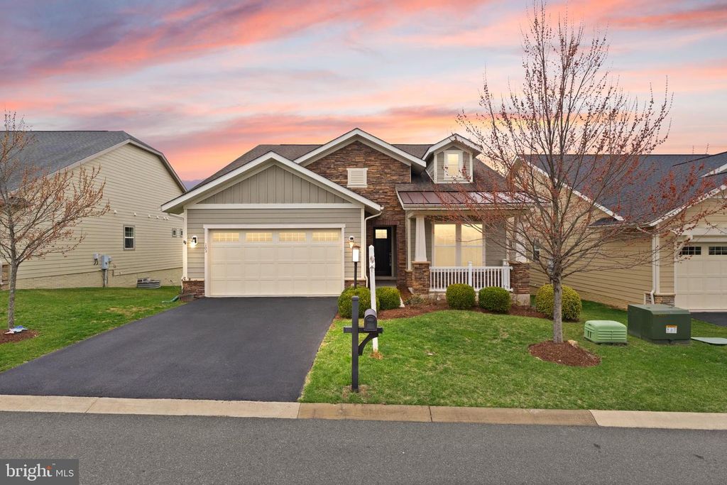 103 CLOAK LN, Lake Frederick, VA 22630