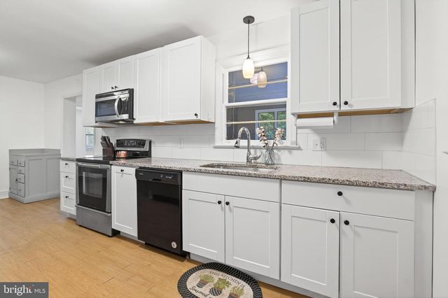 421 CORBIN RD, York, PA 17403