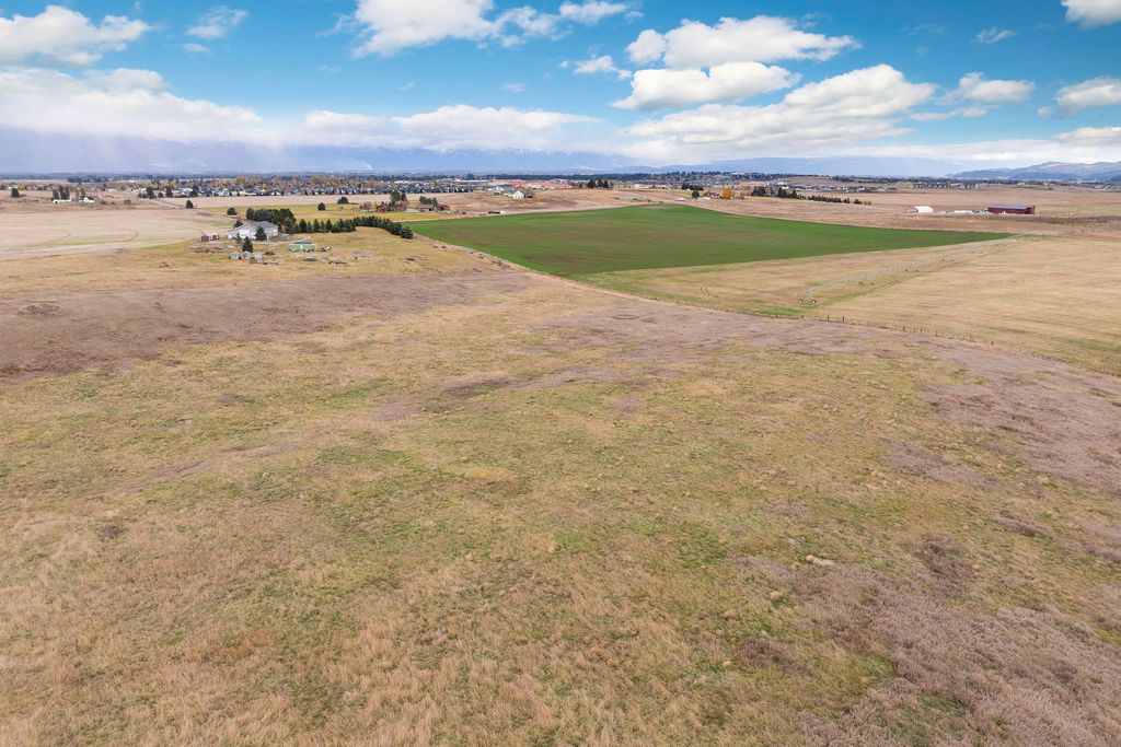 1501 W Springcreek Road, Kalispell, MT 59901 photo 11