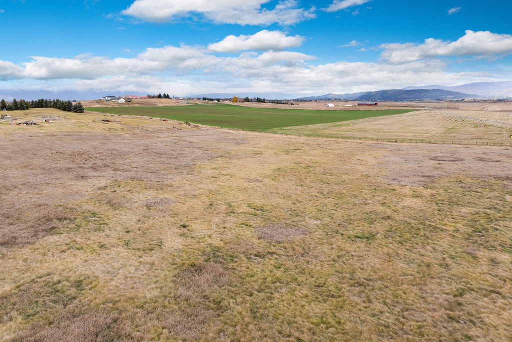 1501 W Springcreek Road, Kalispell, MT 59901 photo 12