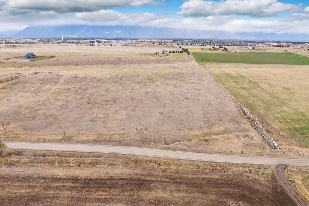 1501 W Springcreek Road, Kalispell, MT 59901 photo 4