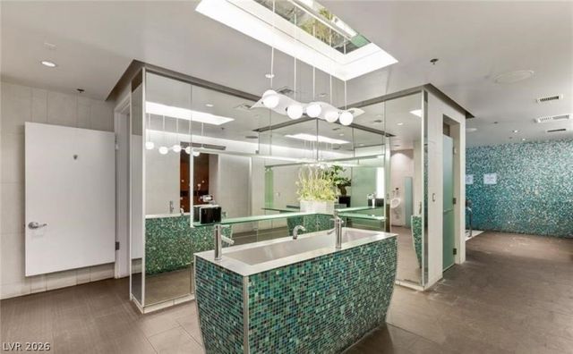 4525 DEAN MARTIN Drive 2309, Las Vegas, NV 89103