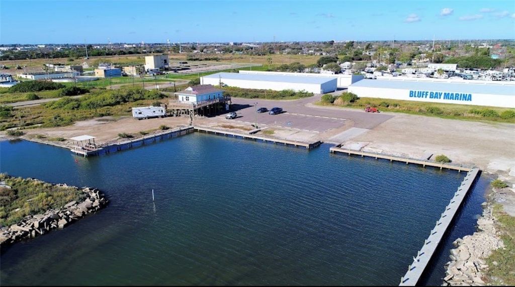 101 Skipper Lane, Corpus Christi, TX 78418 — exterior
