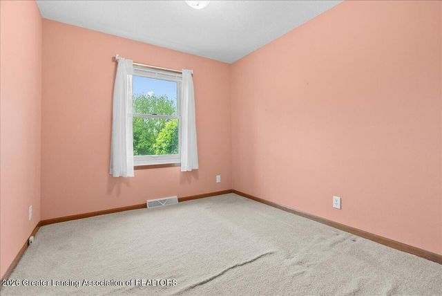 9215 S Clinton Trail, Eaton Rapids, MI 48827