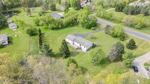 9215 S Clinton Trail, Eaton Rapids, MI 48827