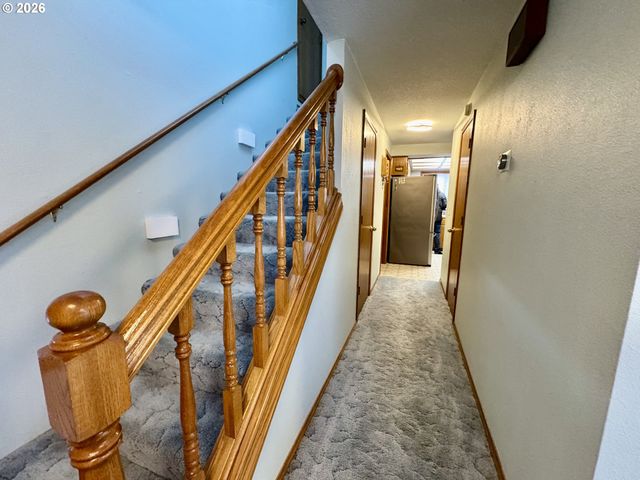 16002 Ne HANCOCK St, Portland, OR 97230