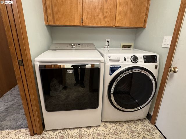 16002 Ne HANCOCK St, Portland, OR 97230