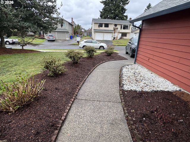 16002 Ne HANCOCK St, Portland, OR 97230