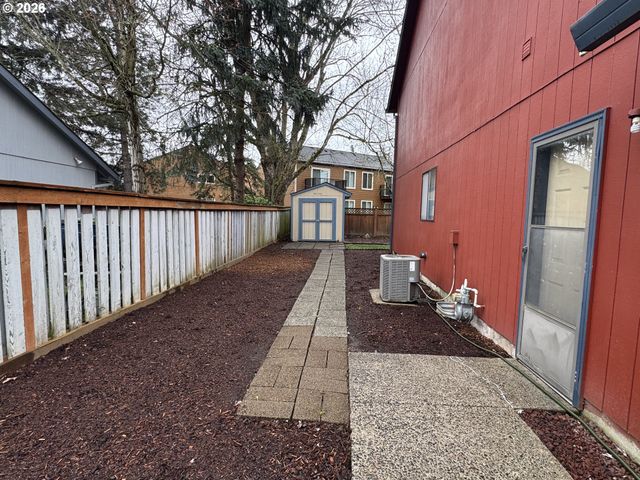 16002 Ne HANCOCK St, Portland, OR 97230