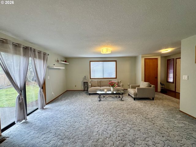 16002 Ne HANCOCK St, Portland, OR 97230