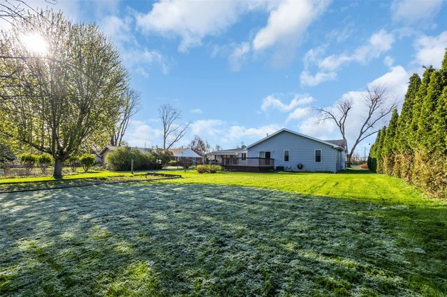 648 42nd St NE, Cedar Rapids, IA 52402