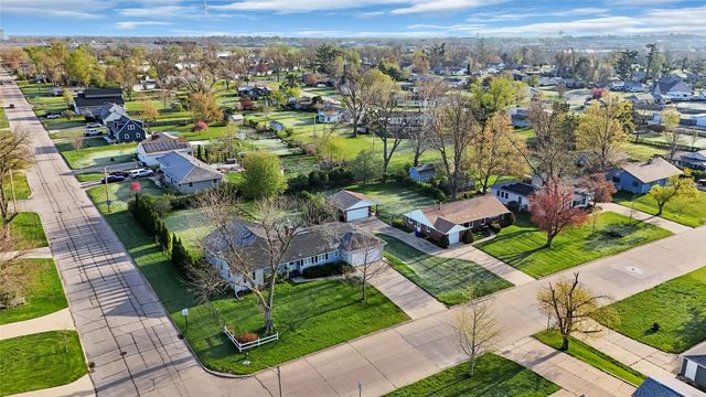 648 42nd St NE, Cedar Rapids, IA 52402
