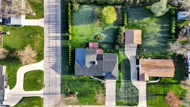 648 42nd St NE, Cedar Rapids, IA 52402