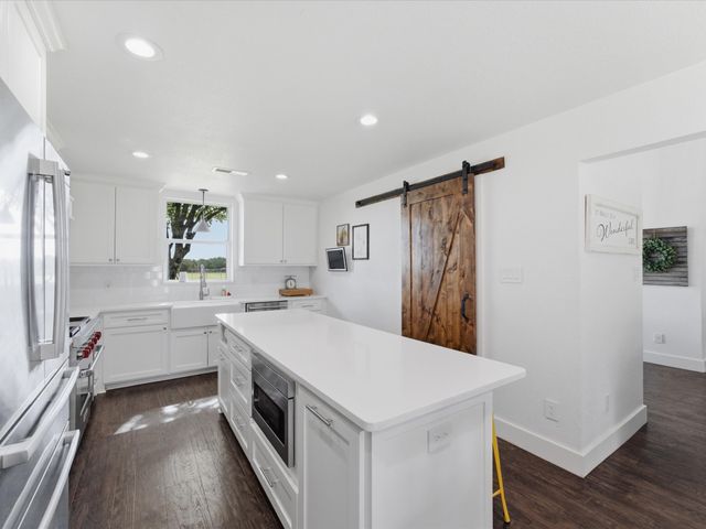 210 County Road 2696, Alvord, TX 76225