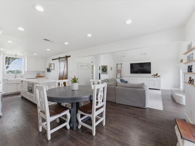 210 County Road 2696, Alvord, TX 76225